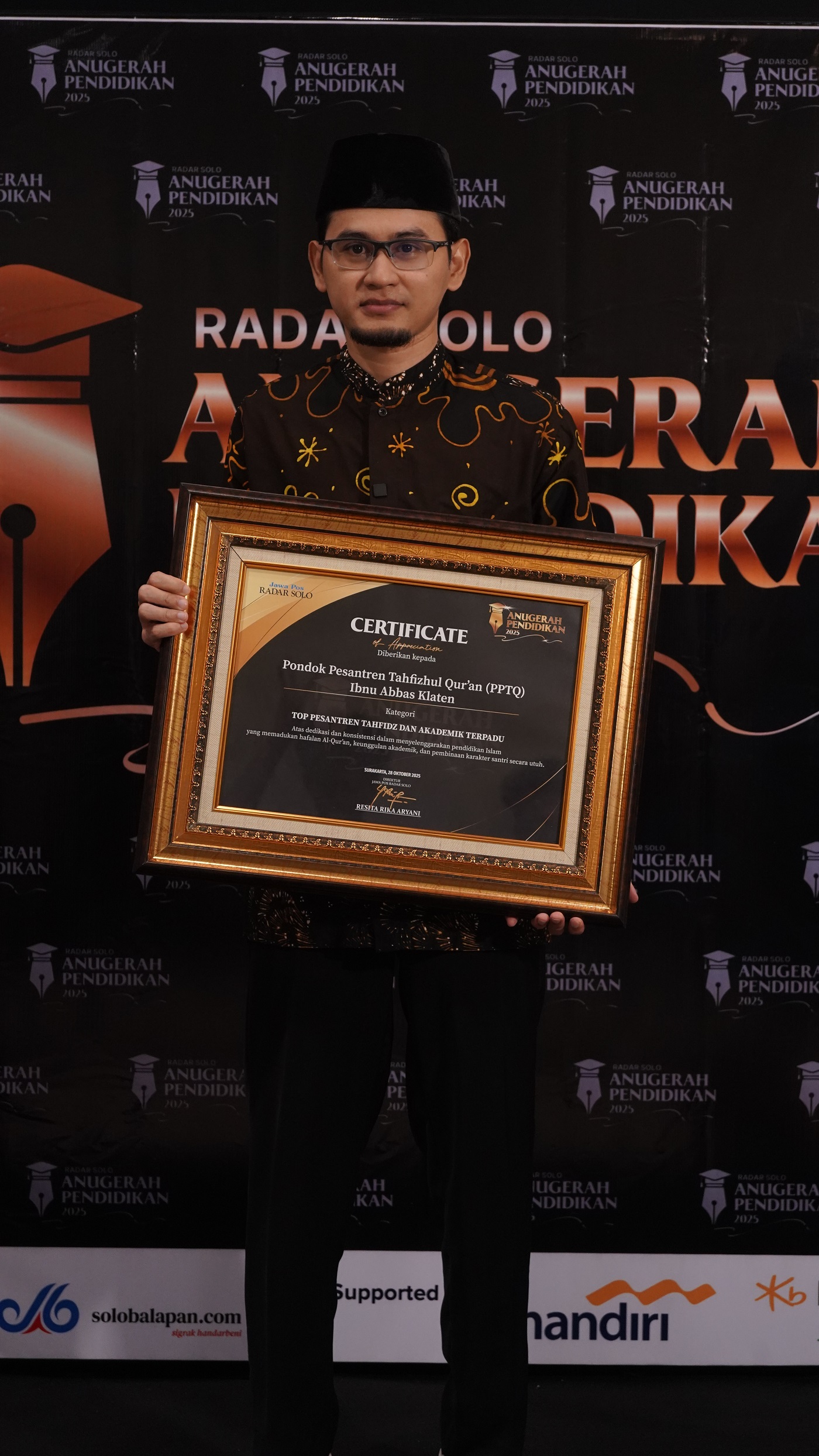 Ponpes Tahfizhul Qur&rsquo;an Ibnu Abbas Klaten Raih Anugerah Pendidikan Radar Solo 2025, Dinobatkan Sebagai Top Pesantren Tahfidz dan Akademik Terpadu