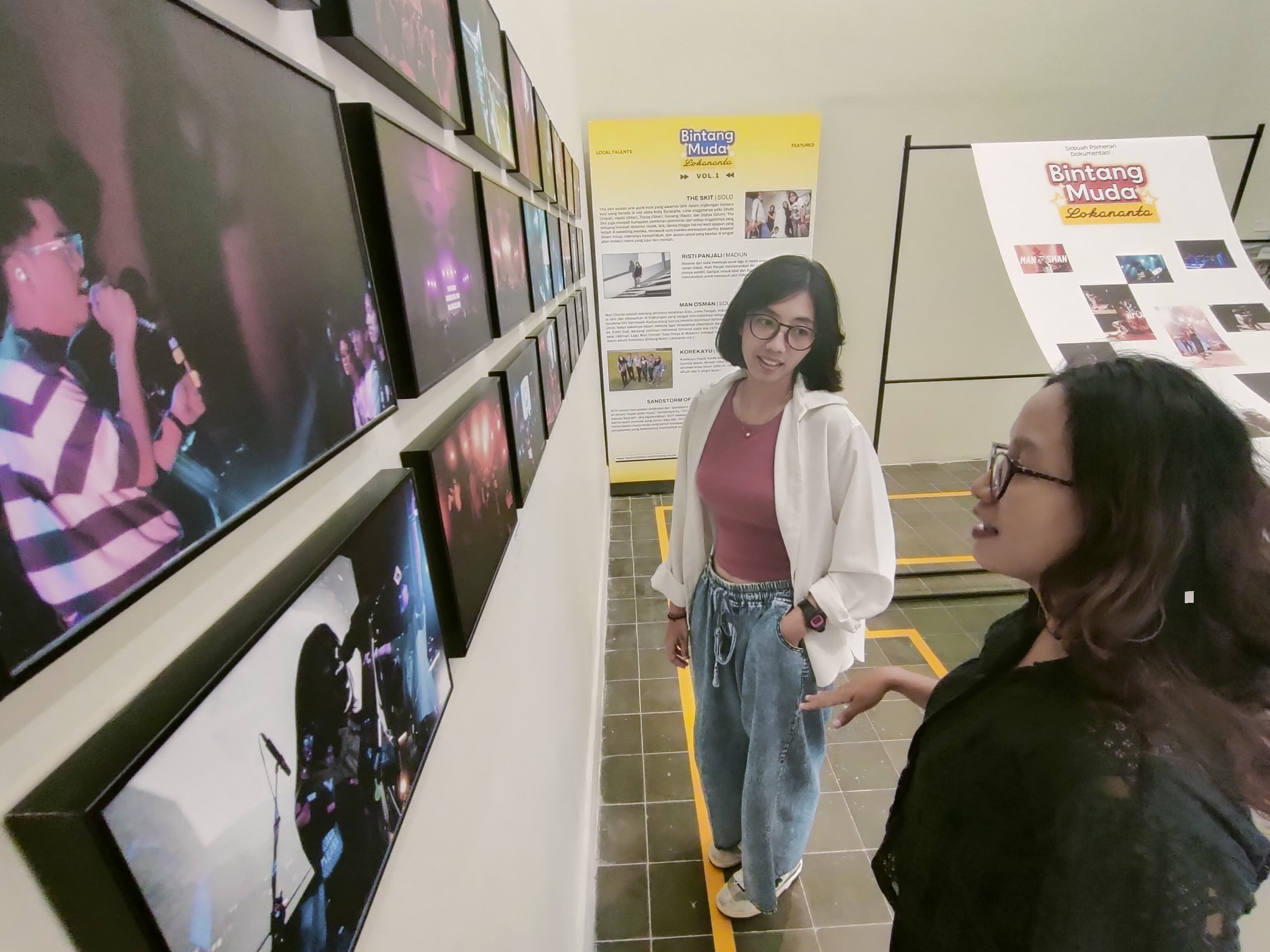 Pameran Bintang Muda Lokananta di Museum Lokananta Solo, Kamis (29/10).