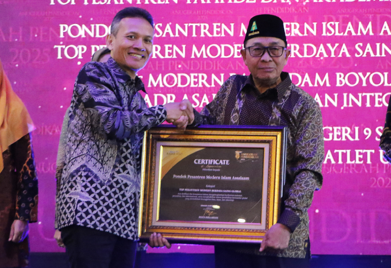 VISIONER: Direktur PPMI Assalaam Drs. H. Uripto Mahmud Yunus, M.Ed. mengembangkan Pondok Pesantren Assalaam terus berkembang dengan kemajuan zaman.