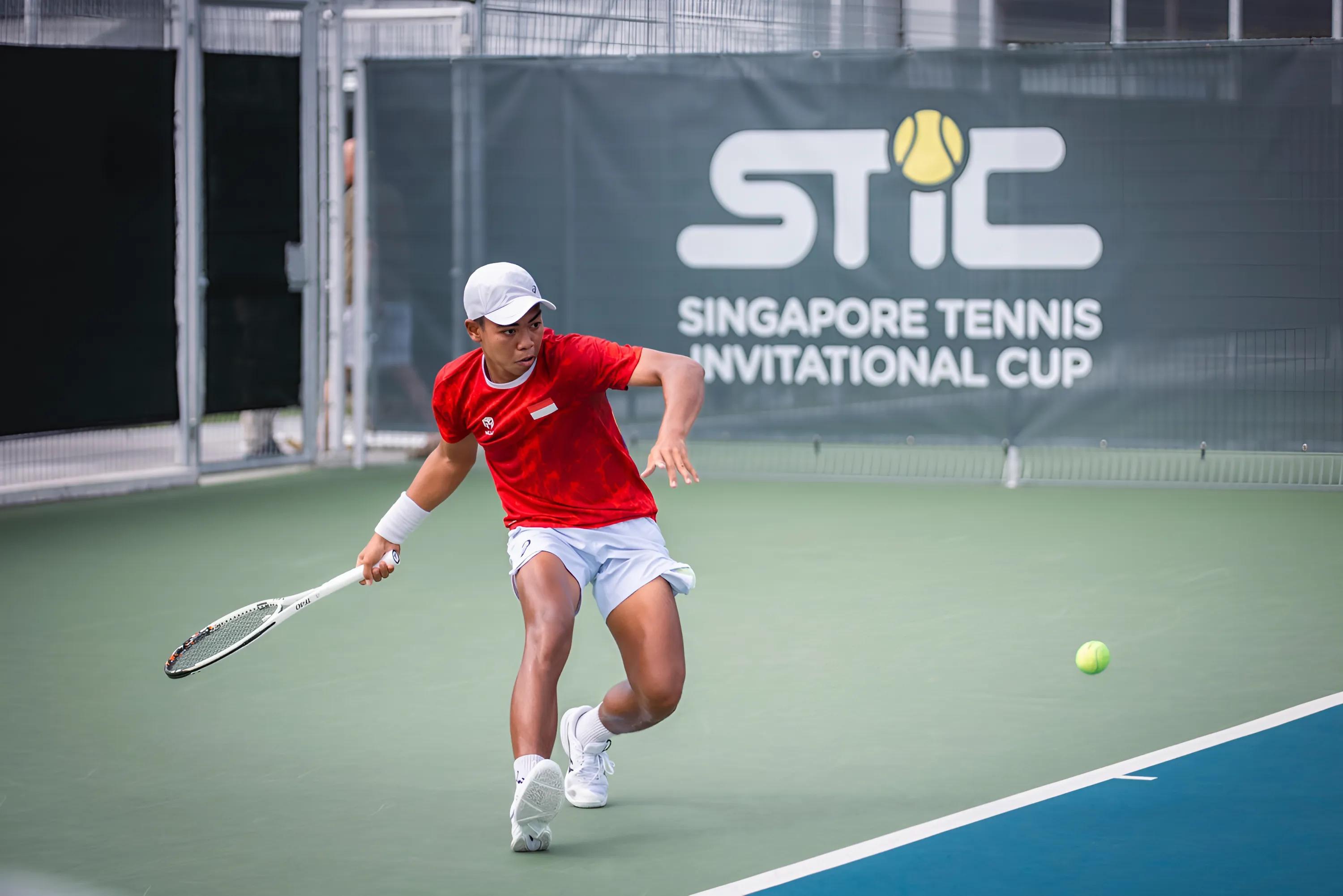 FOKUS: Atlet tenis lapangan UNSA Tegar Abdi Satrio Wibowo saat membela Indonesia.