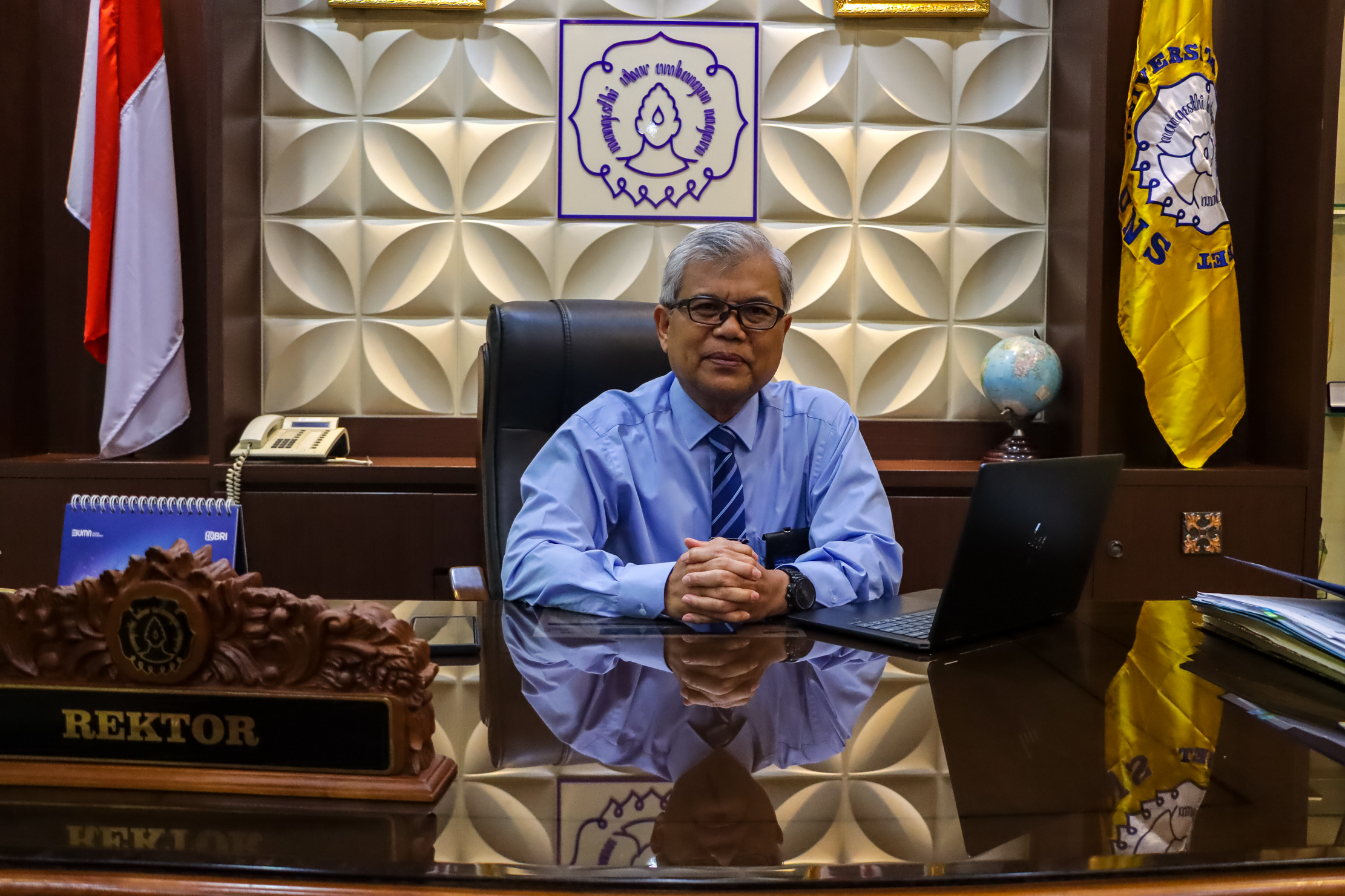 Rektor UNS Prof. Hartono