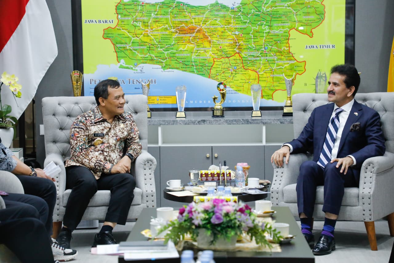 Duta Besar Pakistan untuk Indonesia Zahid Hafeez Chaudhri bertemu Gubernur Jateng Ahmad Luthfi membahas tentang peluang investasi, Jumat (31/10/2025).