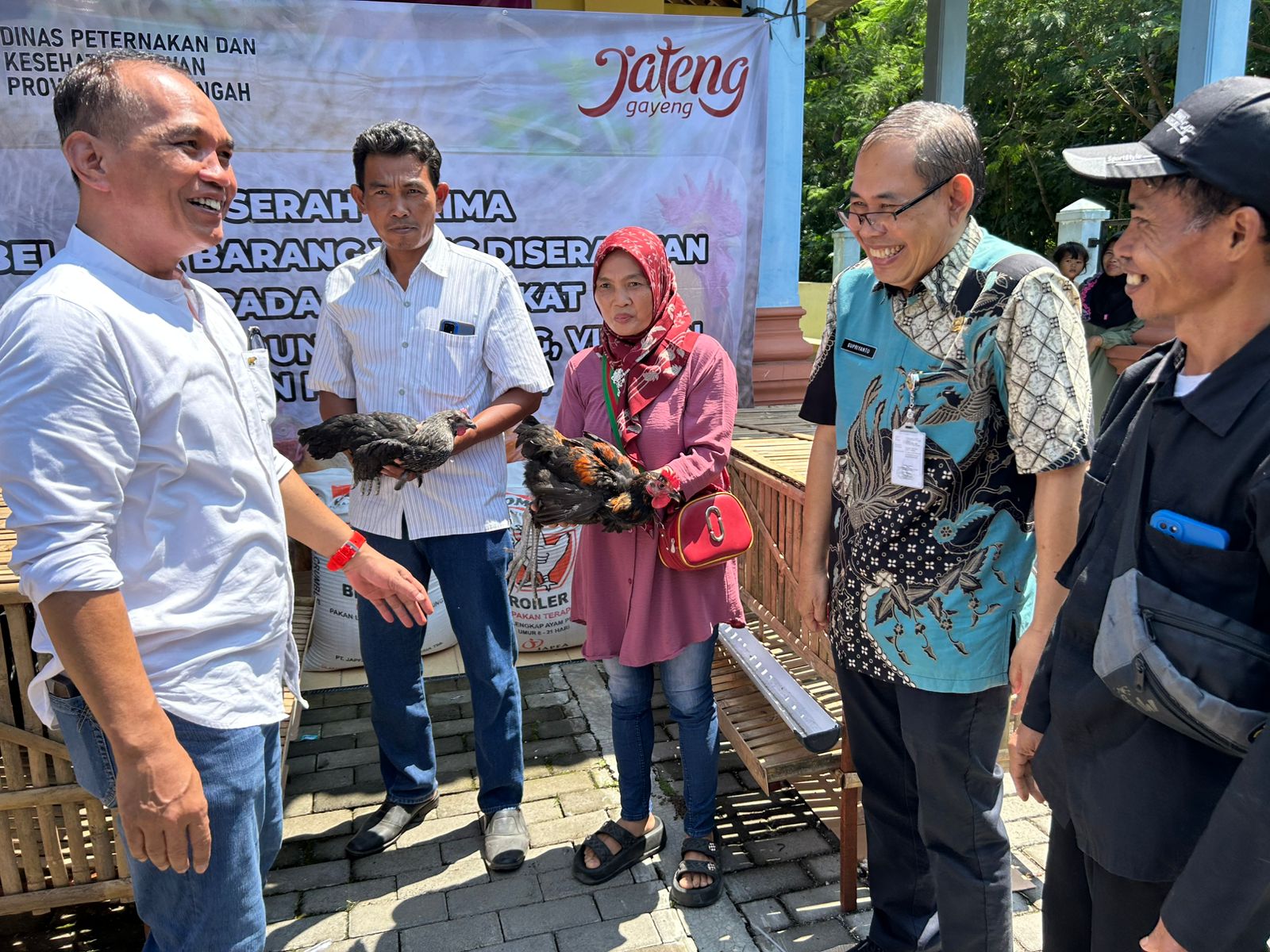 Menekuni peternakan ayam petelur digadang-gadang mampu meningkatkan kesejahteraan masyarakat.