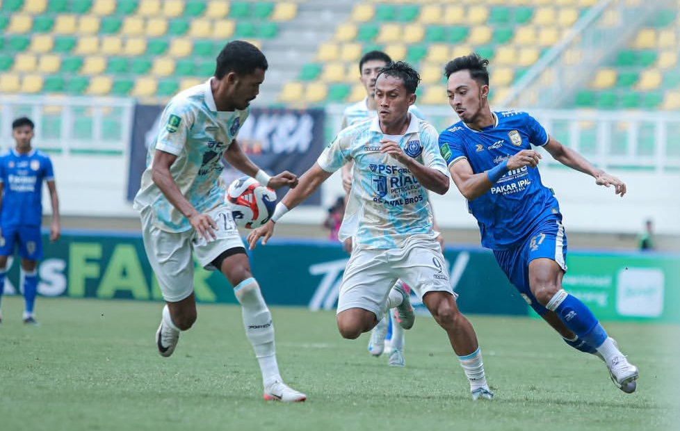 Laga Adhyaksa FC vs PSPS Pekanbaru