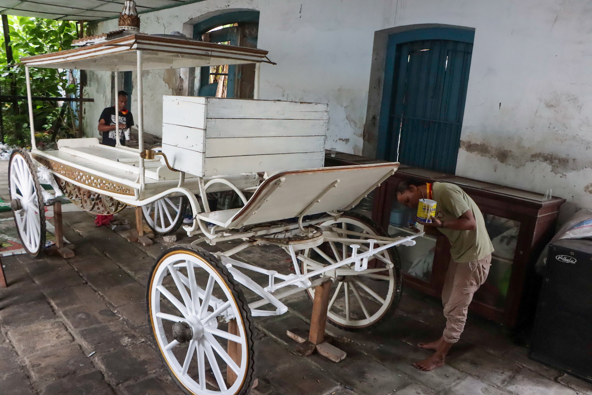 Kereta Jenazah Pusaka Keraton Solo Kembali Bergerak, antar Sinuhun Pakubuwono XIII ke peristirahatan terakhir