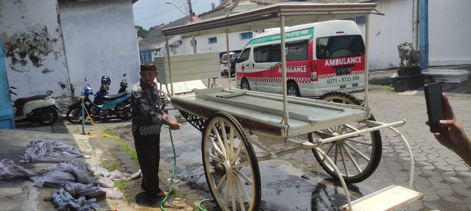 Kereta Jenazah Pusaka Keraton Solo Kembali Bergerak, Antar Sinuhun Pakubuwono XIII ke Peristirahatan Terakhir