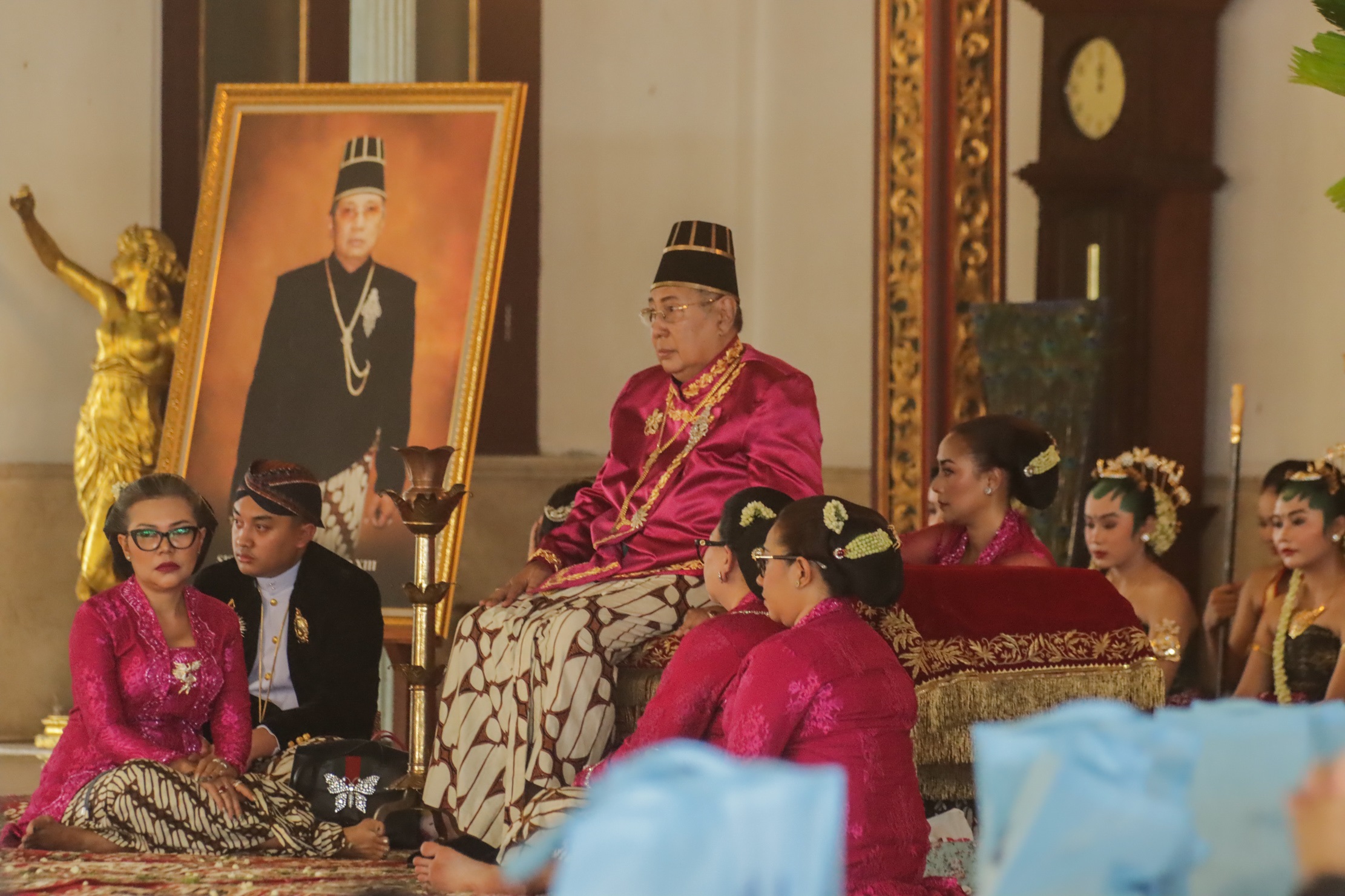 Pakubuwono XIII Wafat, Begini Sakralnya Prosesi Pemandian Jenazah Raja Keraton Surakarta di Masjid Pujasumo