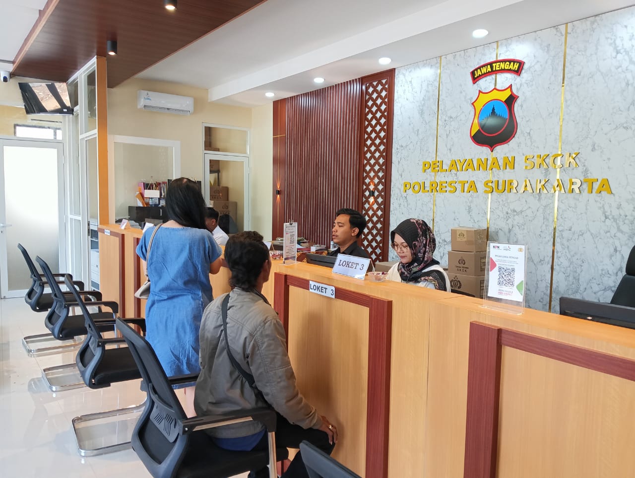 Antre pembuatan Surat Keterangan Catatan Kepolisian (SKCK) di Polresta Solo.