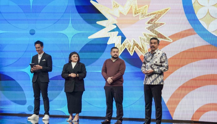 Menteri UMKM Maman Abdurrahman dan Founder Erspo dan Erigo Muhammad Sadad ikut hadir memberi semangat para finalis Shopee Jagoan UMKM Naik Kelas.