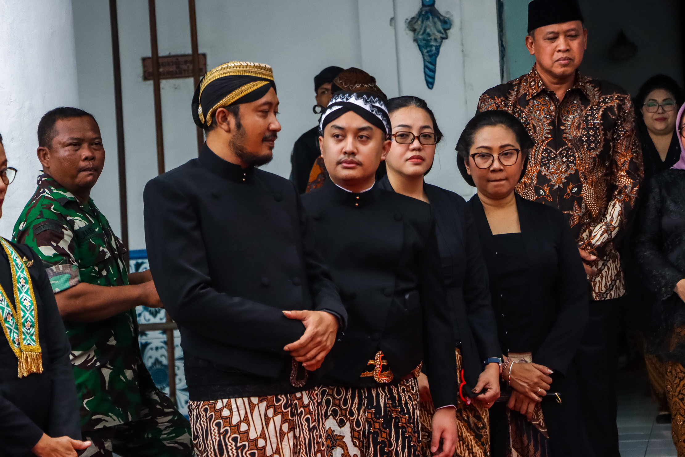 KGPAA Purbaya (dua dari kiri) bersama saudara-saudaranya. (M Ihsan/Radar Solo)