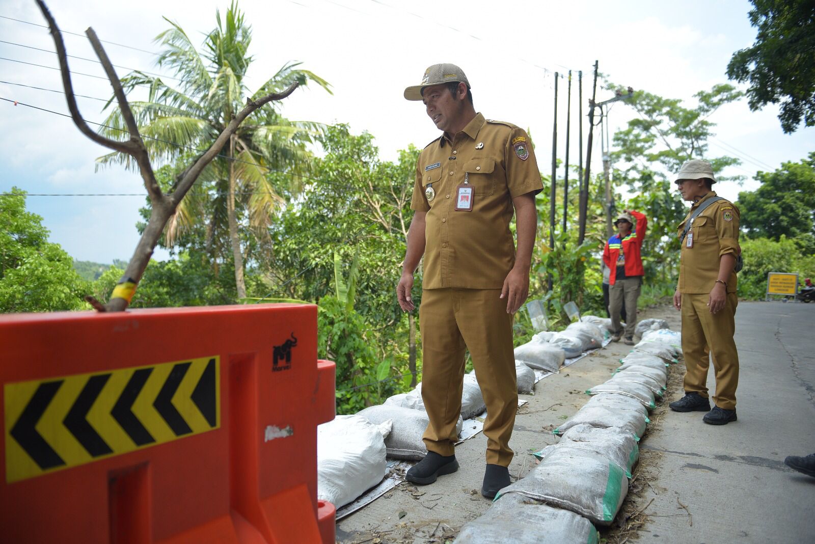 Bupati Boyolali Agus Irawan cek lokasi longsor di Gunung Madu Simo-Klego.