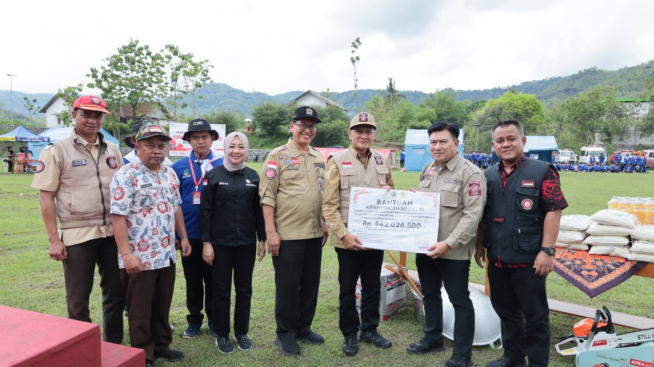Bupati Wonogiri Setyo Sukarno hadiri Apel Siaga Pengurus Kampung Siaga Bencana di Kecamatan Kismantoro, Wonogiri, Kamis (30/10/2025).