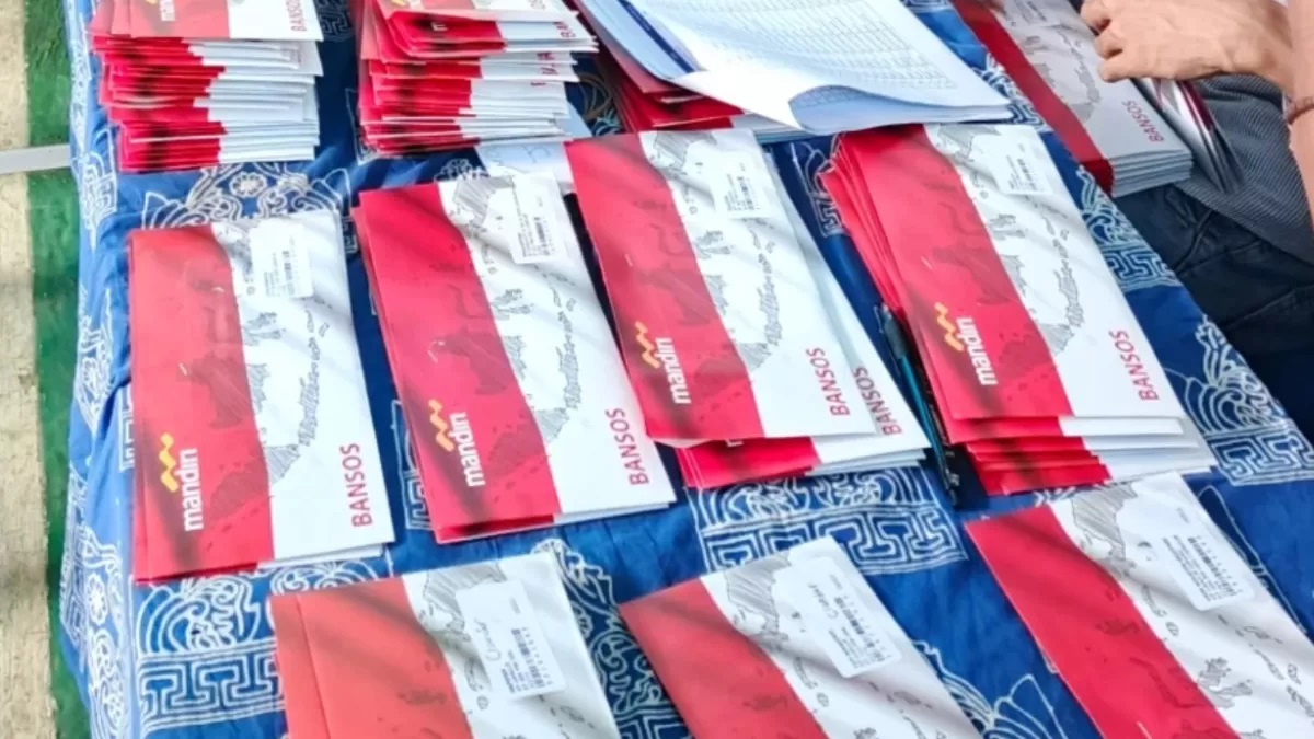 Cek KKS Sekarang! 4 Bansos Cair November 2025: Ada PIP Anak Sekolah hingga BLT Kesra Rp900 Ribu