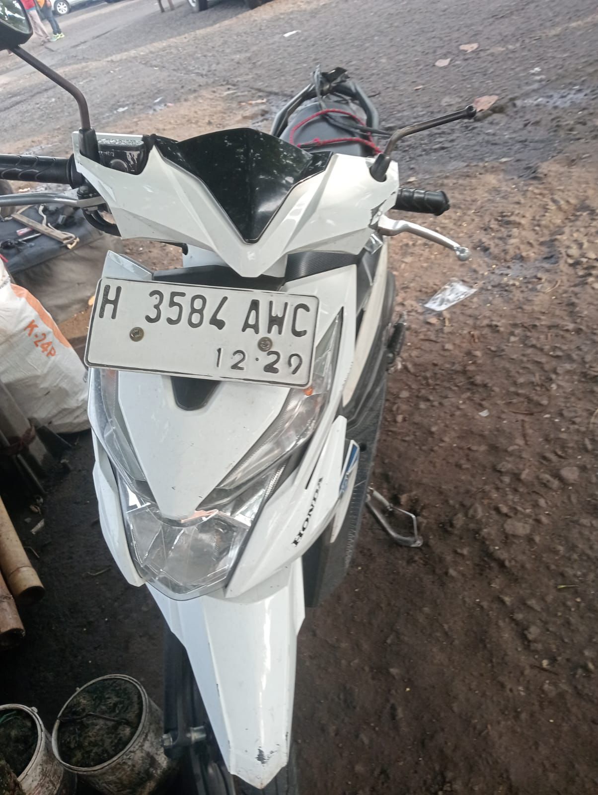 Kondisi sepeda motor yang terlibat kecelakaan di depan Pasar Ampel Boyolali.