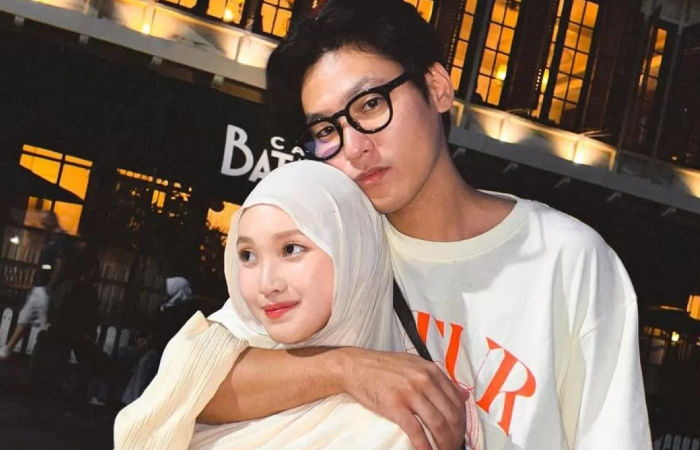Potret kebersamaan Na Daehoon dan Jule.