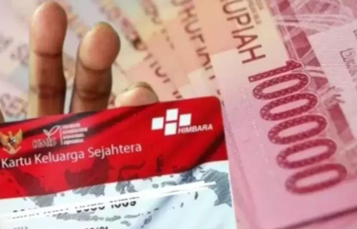 Pencairan dana BLT Kesra Rp900 ribu secara tunai lewat bank.