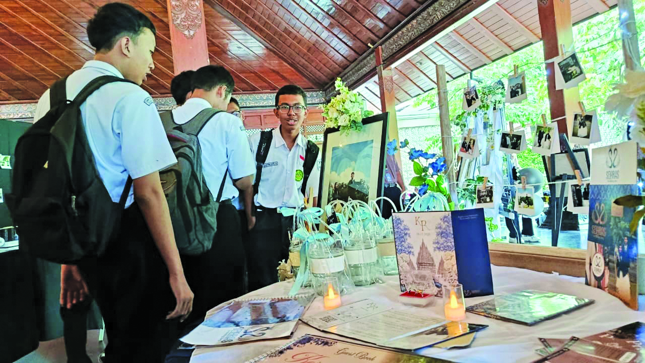 Gelar karya kolaborasi siswa jurusan brodcasting dan DKV SMKN 7 Solo di balai kota, Kamis (6/11).