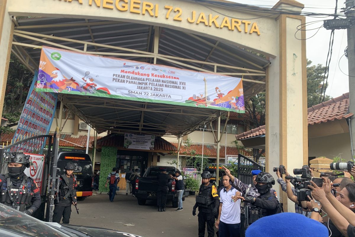 Ledakan di SMAN 72 Jakarta sebabkan 55 korban. Polisi temukan terduga pelaku berusia 17 tahun. Ini rangkuman fakta terbaru hingga temuan di
