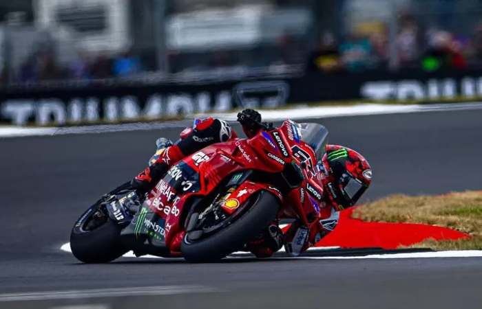 Francesco Bagnaia mencoba bangkit di MotoGP Portugal 2025, setelah gagal finis di Sepang.