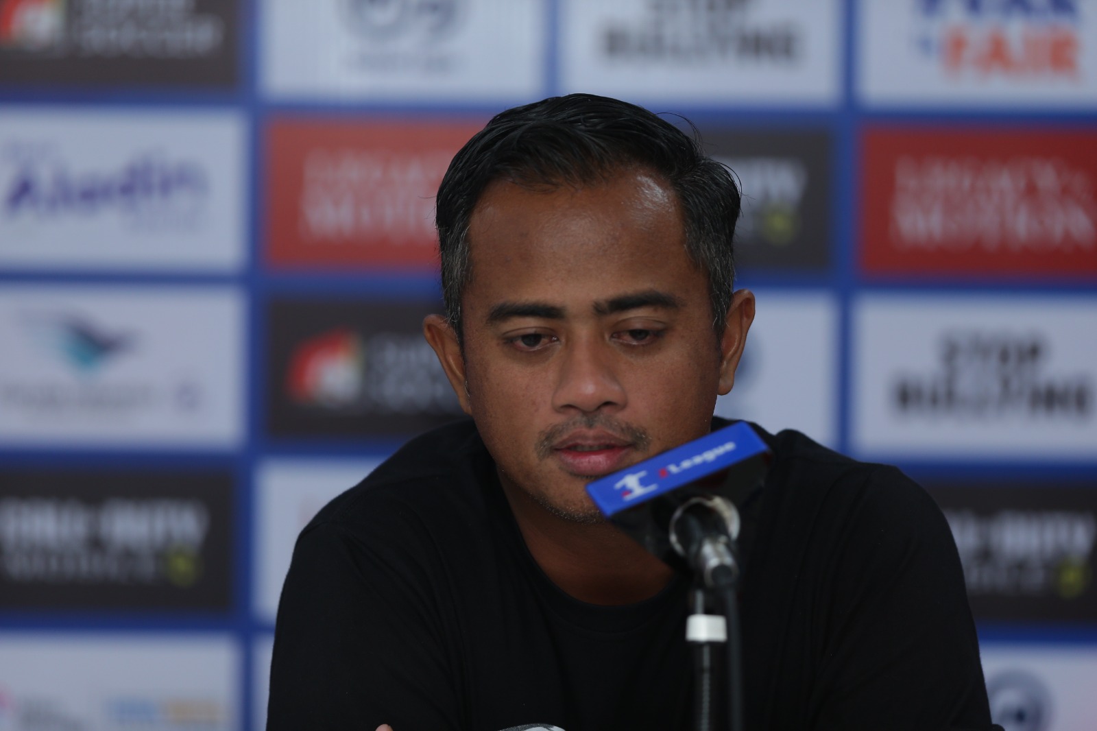 TUGAS BARU: Tithan Wulung Suryata saat mewakili Persis Solo jalani jumpa pers usai laga melawan PSIM Jogja.