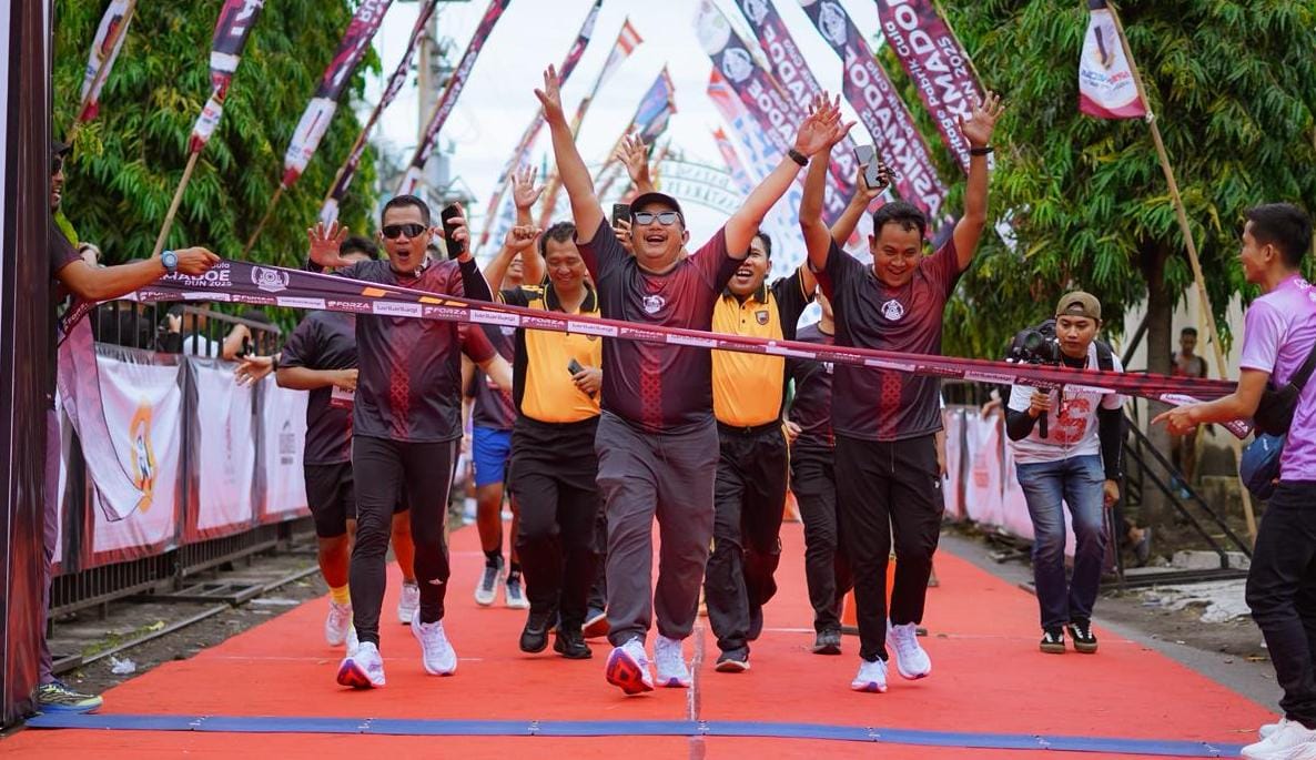 Bupati Karanganyar Rober Christanti buka Heritage PG Tasikmadu Run 2025, Minggu (9/11/2025).