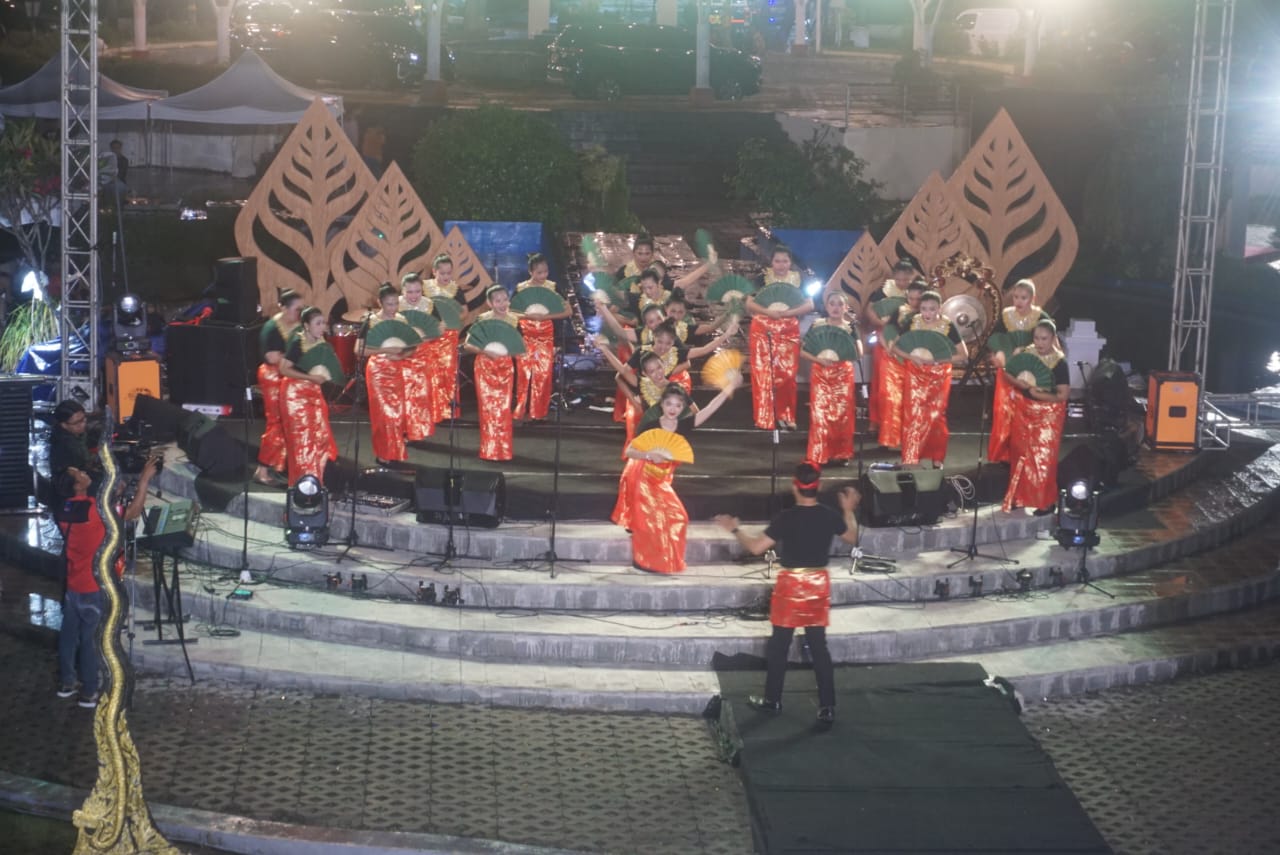 Paduan suara Vocalista Angels Klaten saat tampil dalam ajang Klaten Kreatif Festival di Taman Kuliner MPP beberapa waktu lalu. (Angga Purenda/Radar Solo)
