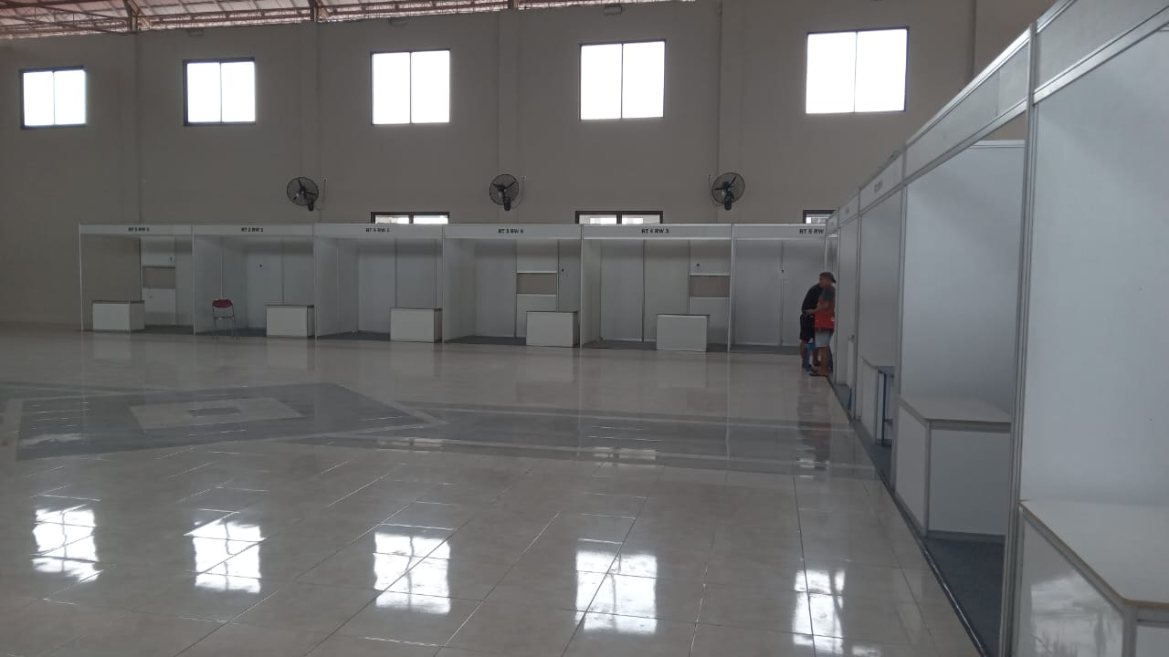 Deretan booth untuk Wonorejo Expo 2025 yang akan digelar pada Kamis-Sabtu (13-15/11) mendatang.