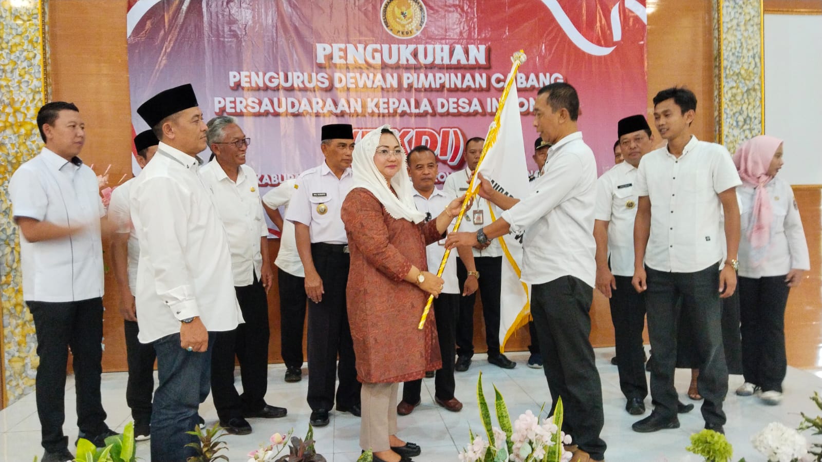 Pengukuhan Dewan Pimpinan Cabang (DPC) PKDI Kabupaten Karanganyar, Kamis (13/11/2025). (Rudi Hartono/Radar Solo)