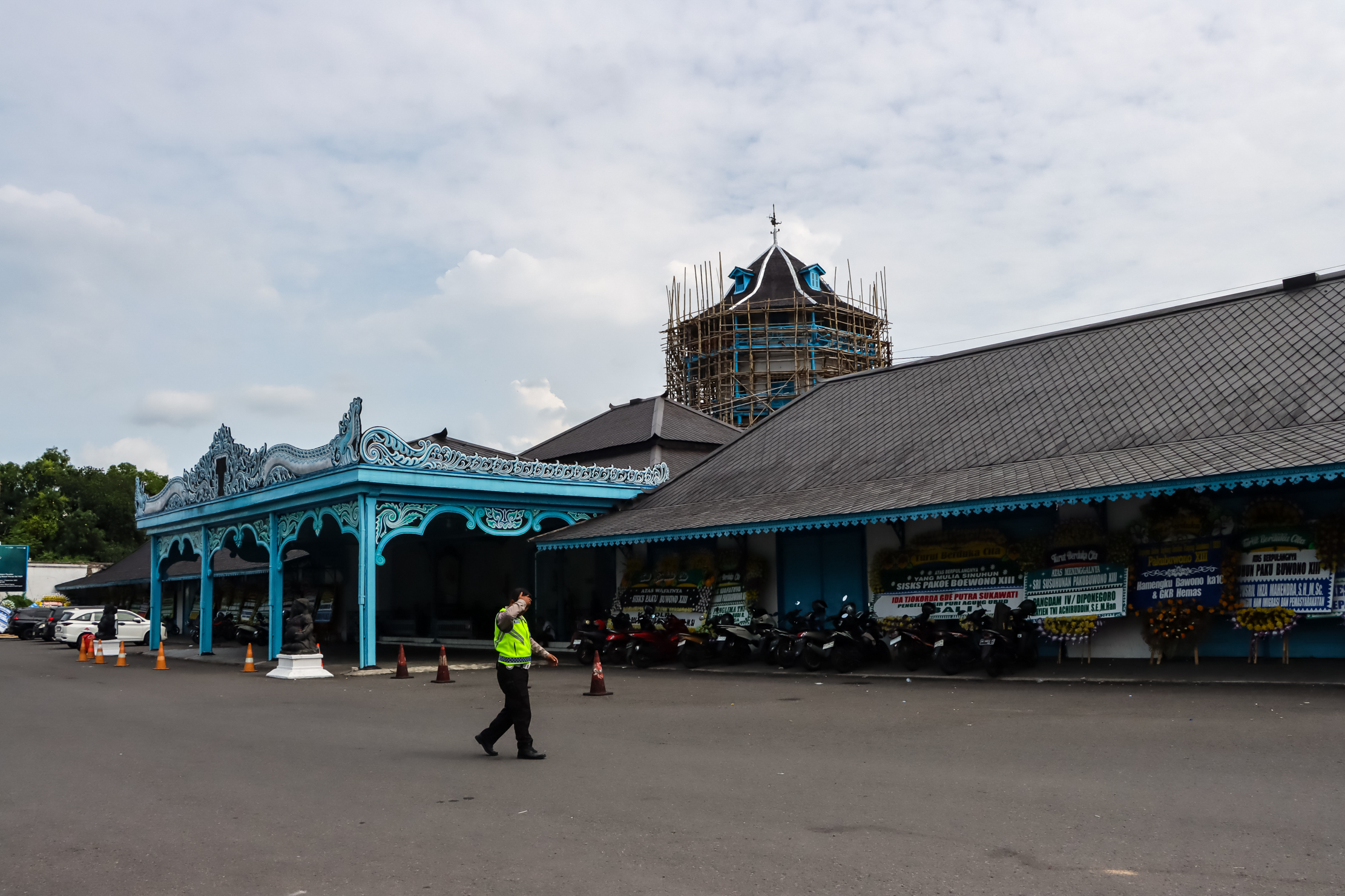 Keraton Surakarta bersiap gelar Jumenengan Dalem, prosesi penobatan Pakubuwono XIV sarat nilai adat dan filosofi Jawa.