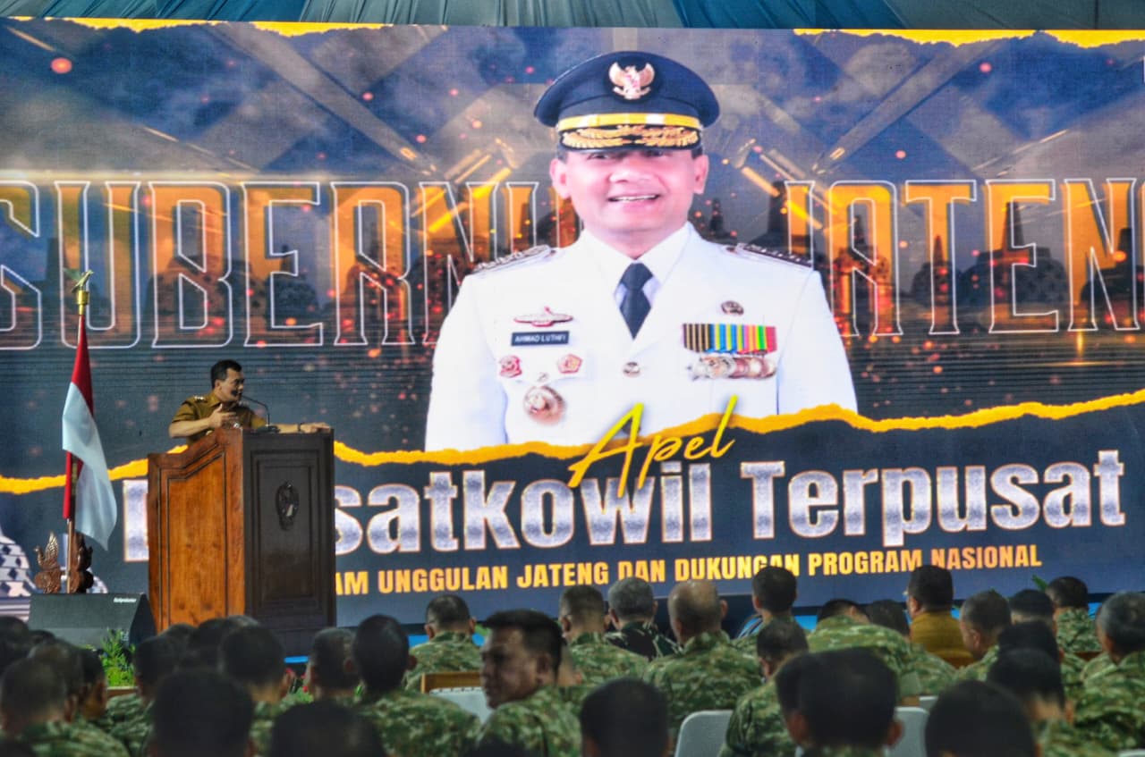 Gubernur Jateng Ahmad Luthfi beri paparan dalam acara Apel Komandan Satuan Komando Kewilayahan (Dansatkowil) Terpusat 2025 di Kabupaten Banyumas, Kamis (13/11/2025).