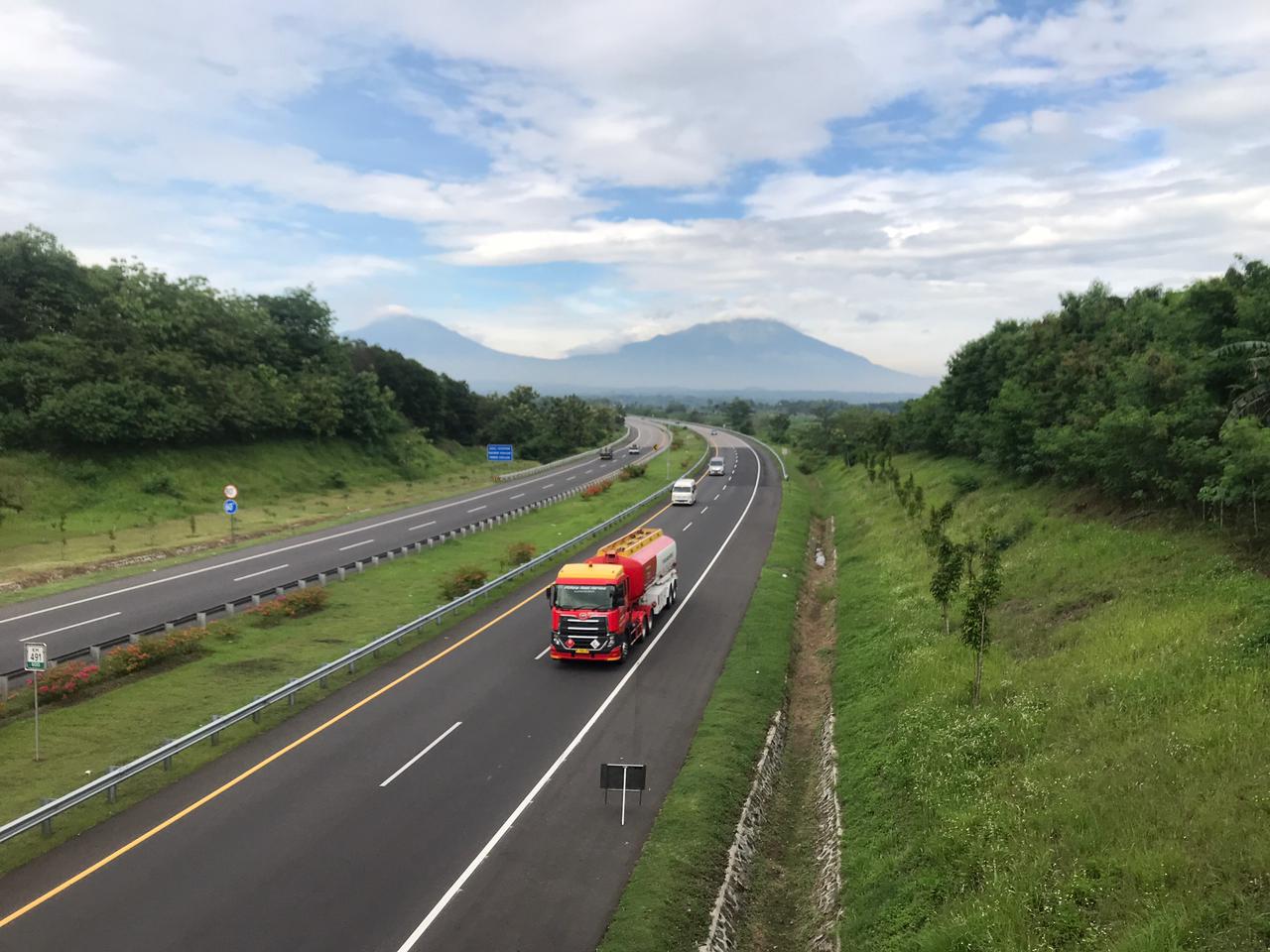 Ilustrai tol Boyolali. Ketika turun hujan, kendaraan rawan mengalami aquaplanning.
