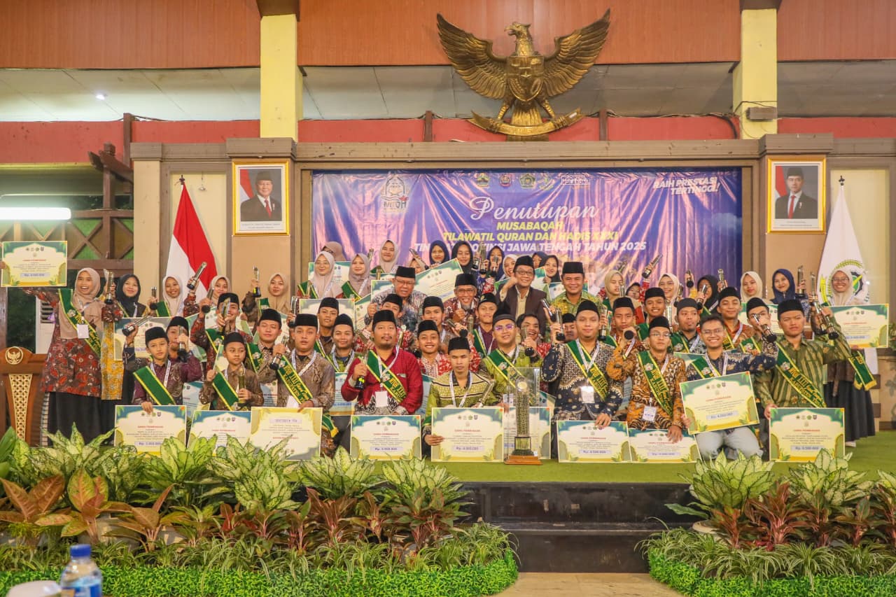 Para juara Musabaqah Tilawatil Quran dan Hadits (MTQH) XXXI tahun 2025 tingkat Provinsi Jawa Tengah di Pendopo Kabupaten Tegal, Kamis (13/11/2025) malam.