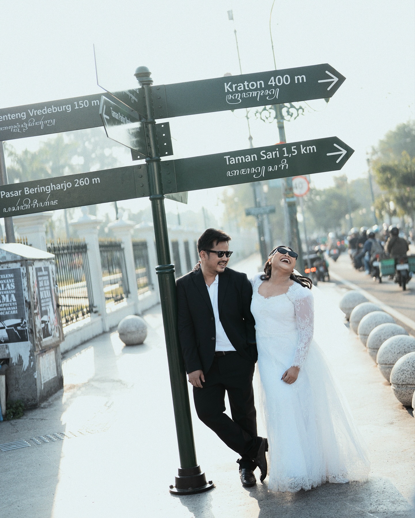 Sosok Rully Anggi Akbar, calon suami Boiyen, viral usai prewedding di Jogja. Ini profil, latar akademik, dan profesinya yang bikin penasaran.
