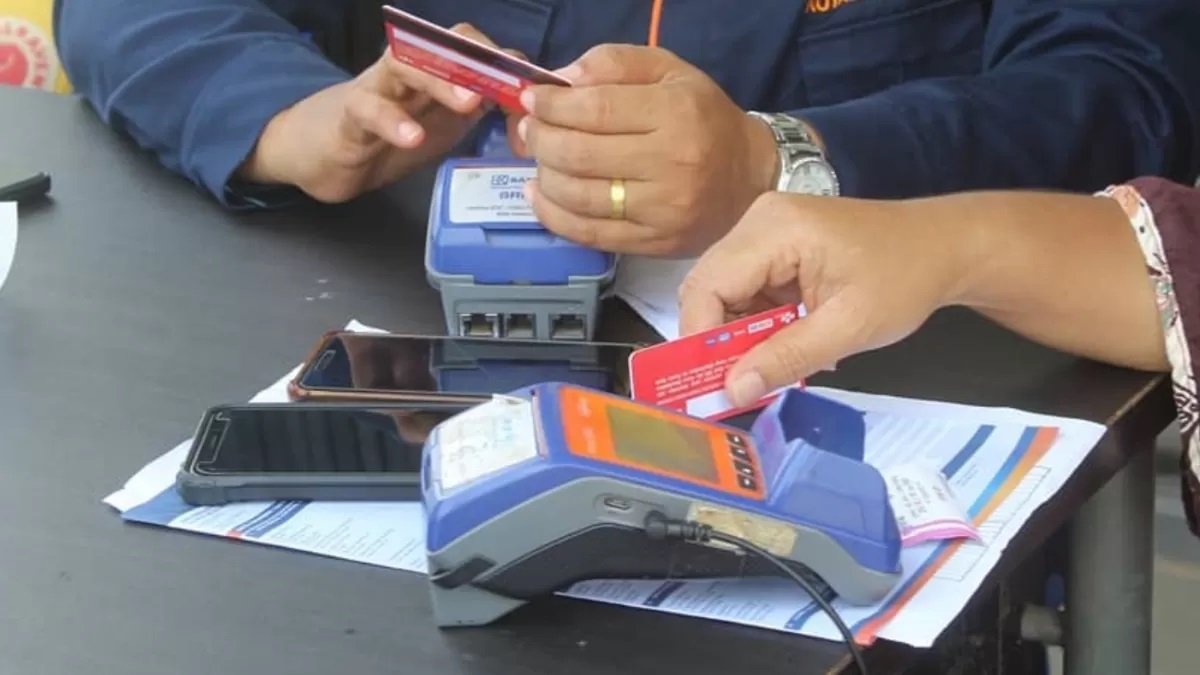 Empat bansos masih cair November 2025 untuk KPM, termasuk PIP, bantuan pangan, YAPI, dan PBI BPJS Kesehatan.
