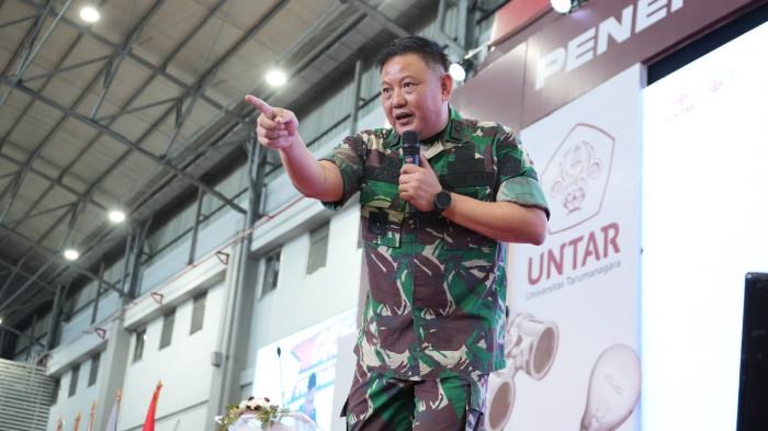 Mayjen TNI Agustinus Purboyo ditunjuk sebagai Komandan Seskoad. Simak profil, pendidikan, dan rekam jejak karier sang jenderal bintang dua.