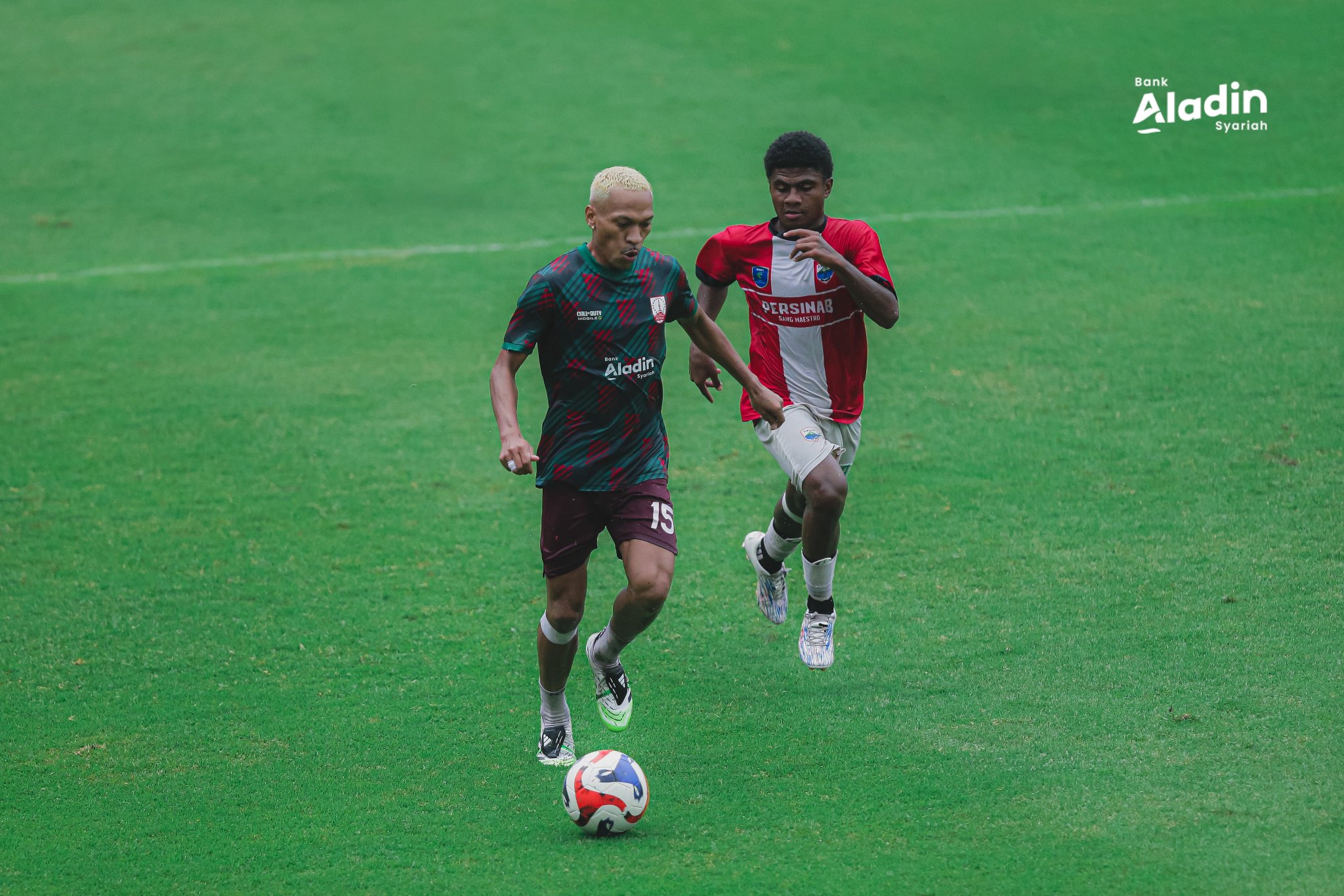 Persis Solo uji coba dengan Persinab Nabire di Lapangan Pusporenggo Lestarindo, Minggu (16/11).