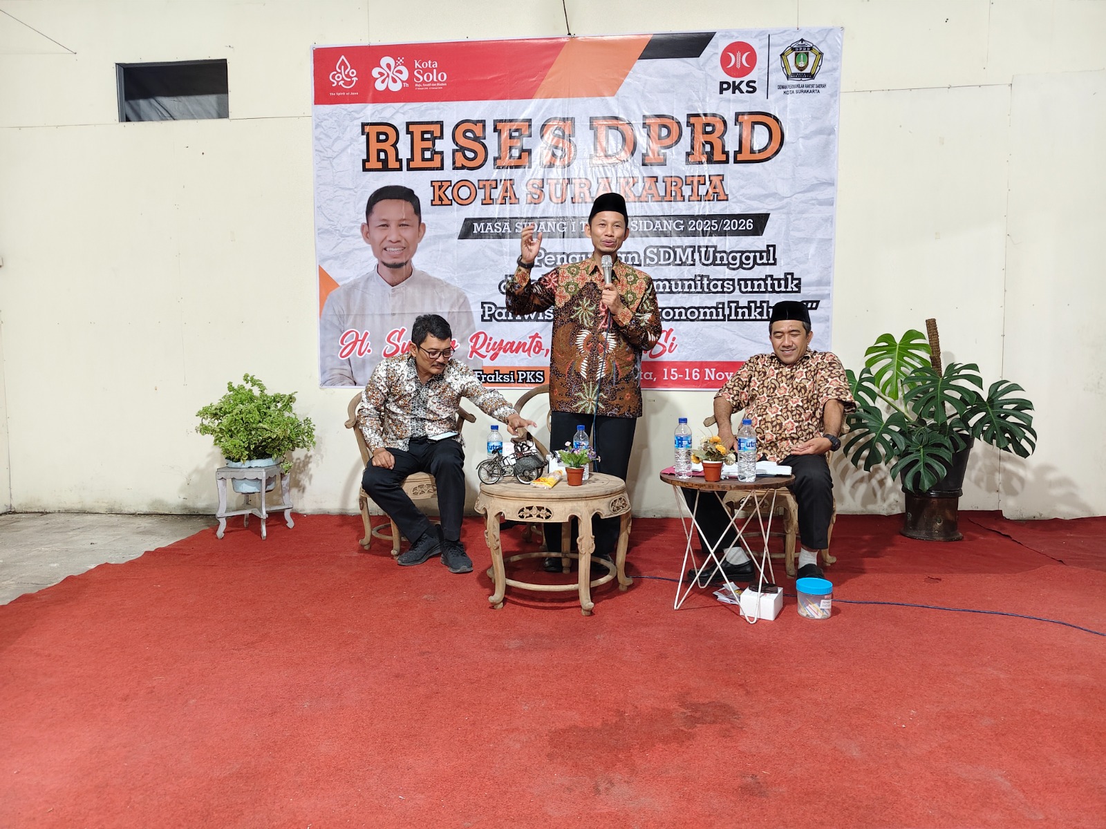 DPRD Solo menggelar acara reses di salah satu kelurahan di Kota Bengawan.