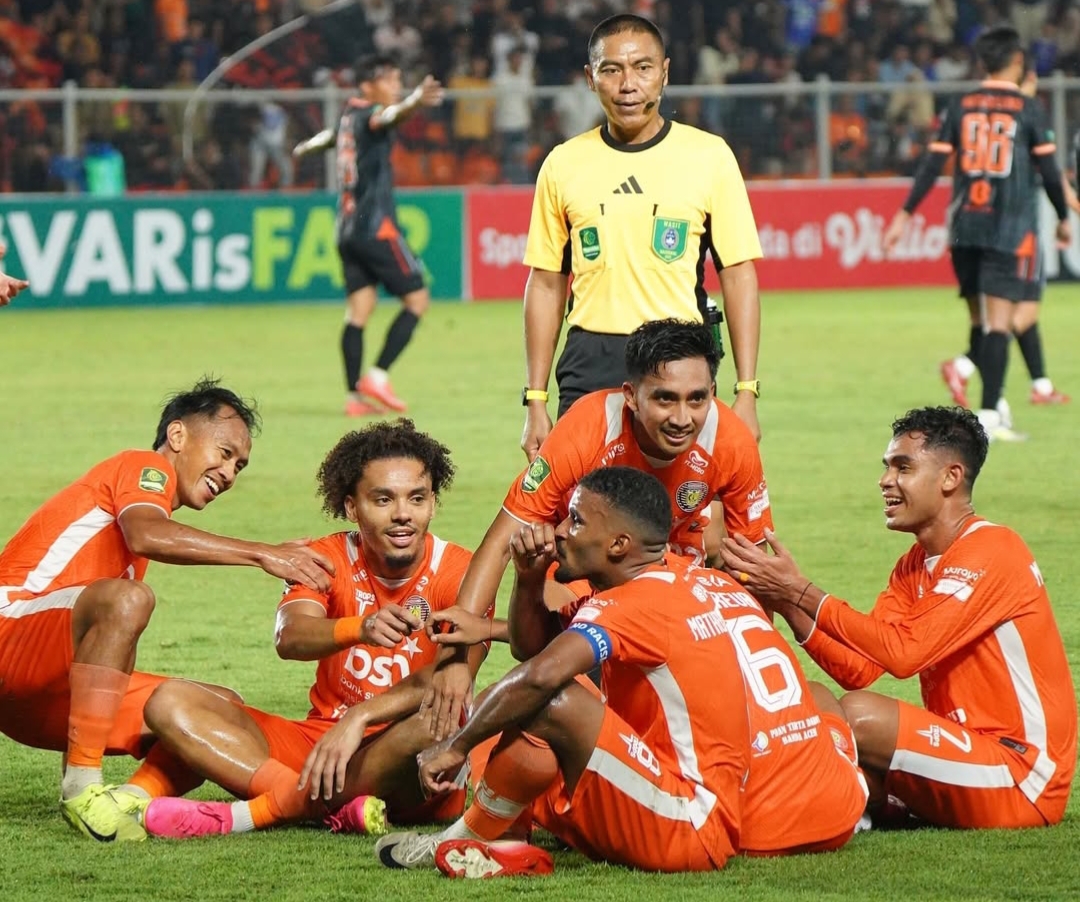 Pemain Persiraja Banda Aceh melakukan selebrasi dalam laga lanjutan Liga 2