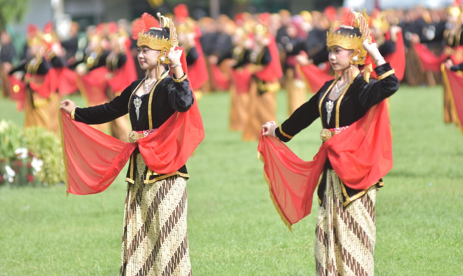 Pentas seni dan budaya yang digelar Pemkab Karanganyar di alun-alun setempat, beberapa waktu lalu. (Rudi Hartono/Radar Solo)