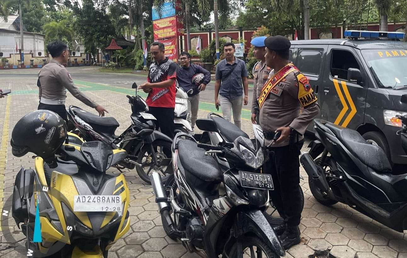 Polisi saat turun ke lapangan Rabu (19/11/2025)