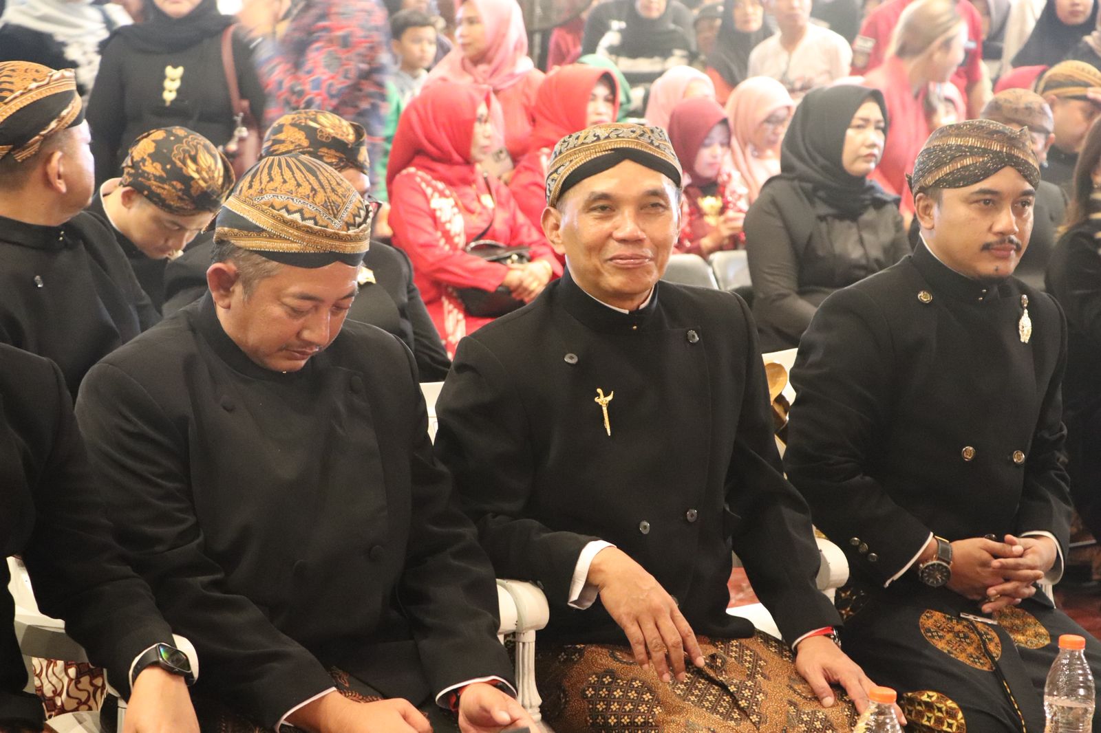 Ketua DPRD Jateng, Sumanto Ajak Masyarakat Pahami Pesan Moral dalam Lakon Wayang Kulit Kresna Duta