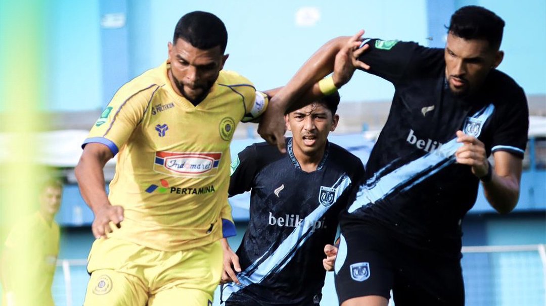 Pertandingan Persiku Kudus vs Persela Lamongan&nbsp;di Stadion Wergu Wetan, Kudus, Minggu (23/11/2025).