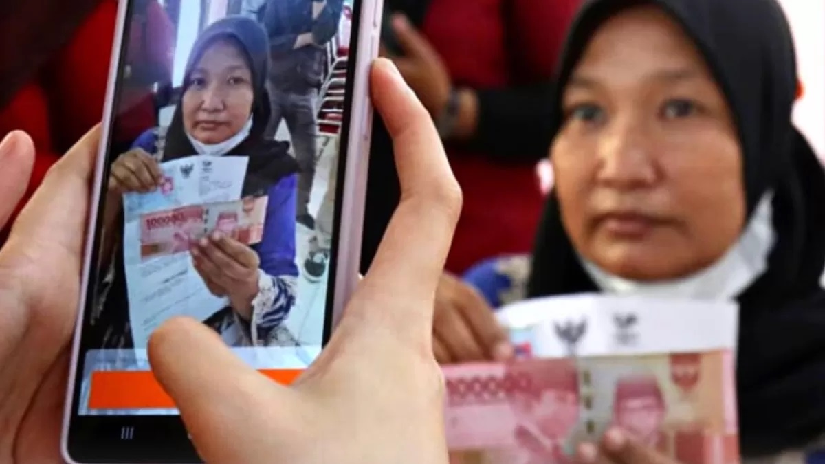 Update Bansos Desember 2025: PKH, BPNT, BLTS, beras dan minyak goreng disalurkan bertahap lewat KKS dan Kantor Pos.