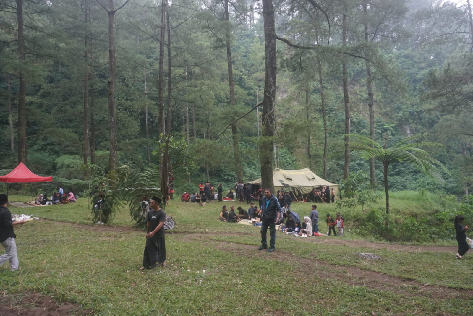Suasana Kampung Siluman saat kegiatan tradisi Kirab Pager Banyu oleh warga Desa Sidorejo, Kecamatan Kemalang, Klaten beberapa waktu lalu