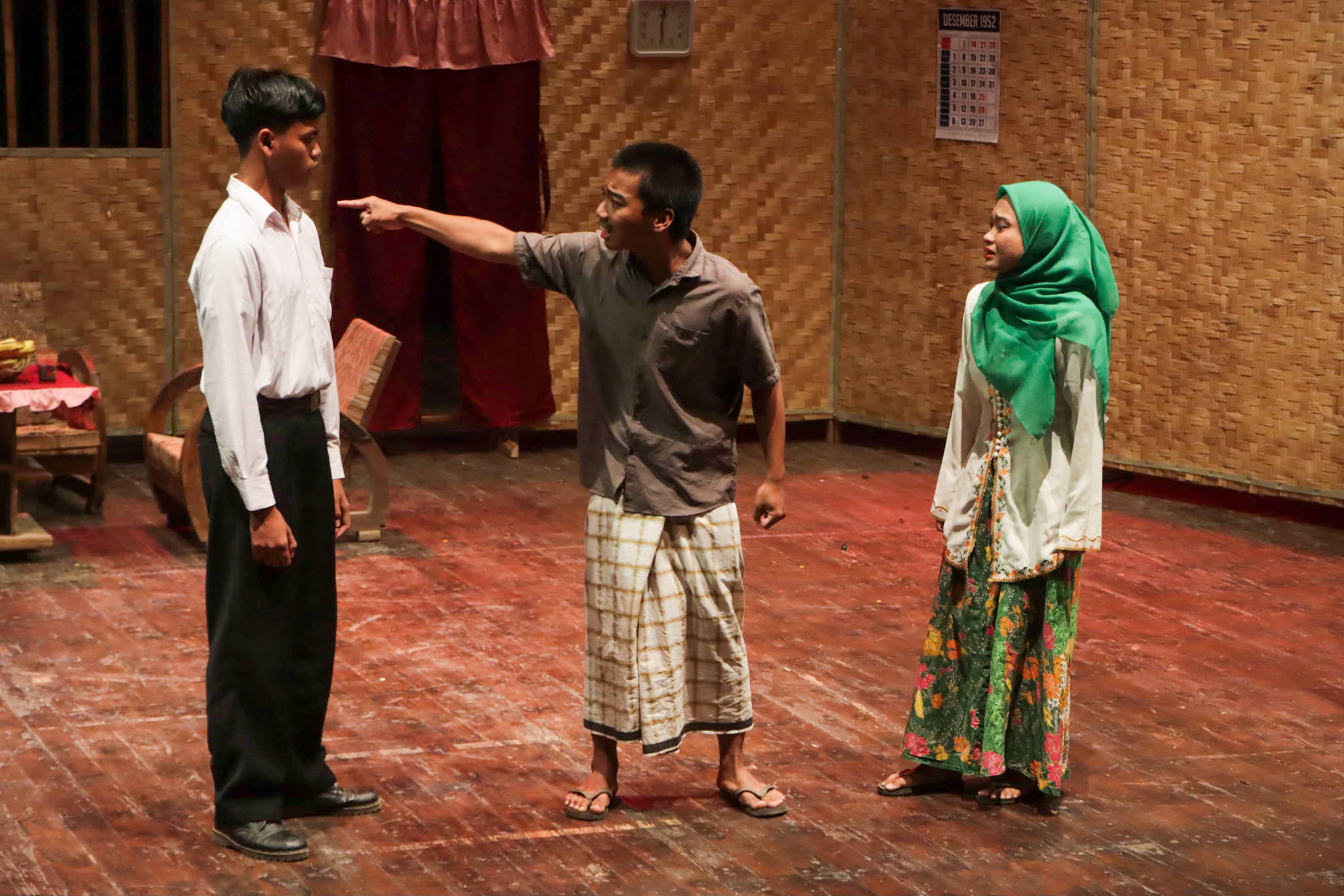 MENDALAMI PERAN: Pementasan Teater Kramat dari SMK Muhammadiyah Kramat Tegal di Taman Budaya Jawa Tengah, belum lama ini.