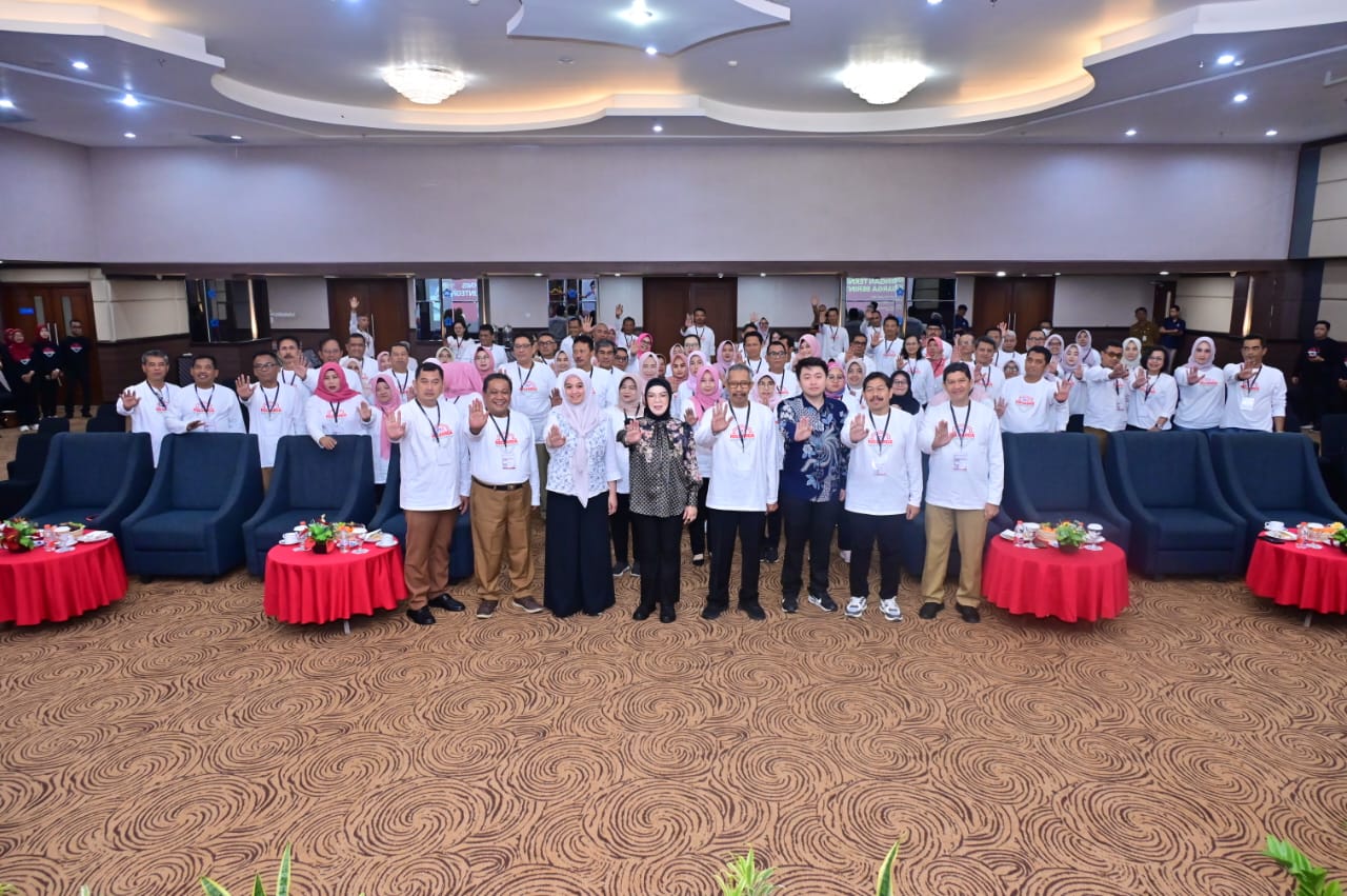 Bupati Etik Suryani ajak keluarga OPD jadi benteng integritas. Sukoharjo perkuat budaya antikorupsi lewat bimtek bersama KPK RI.