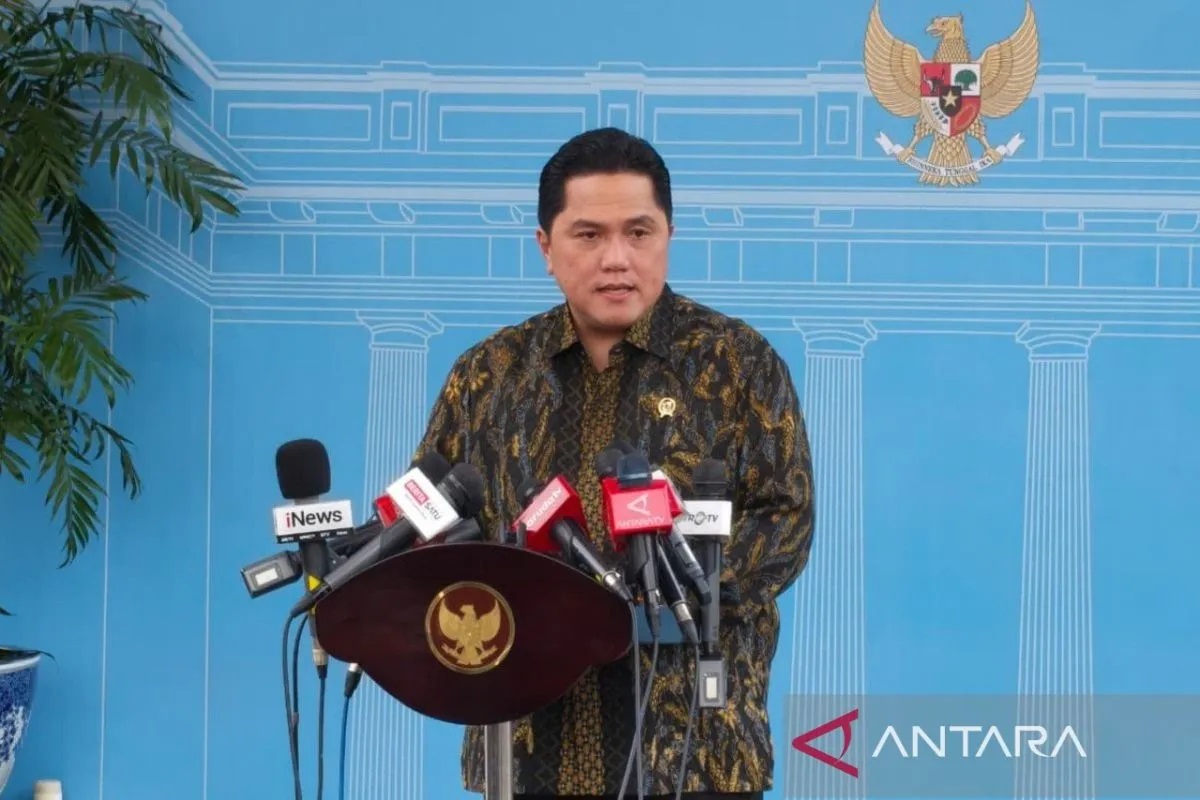 Erick Thohir Buka Suara soal Giovanni Van Bronckhorst Masuk Bursa Pelatih Timnas Indonesia