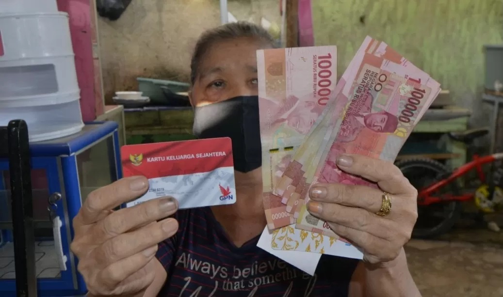 6 Jenis Bansos Mulai Cair Serentak November, Nilainya Rp 400 Ribu hingga Rp 1,8 Juta!&nbsp;Cek Nama Penerima Sekarang