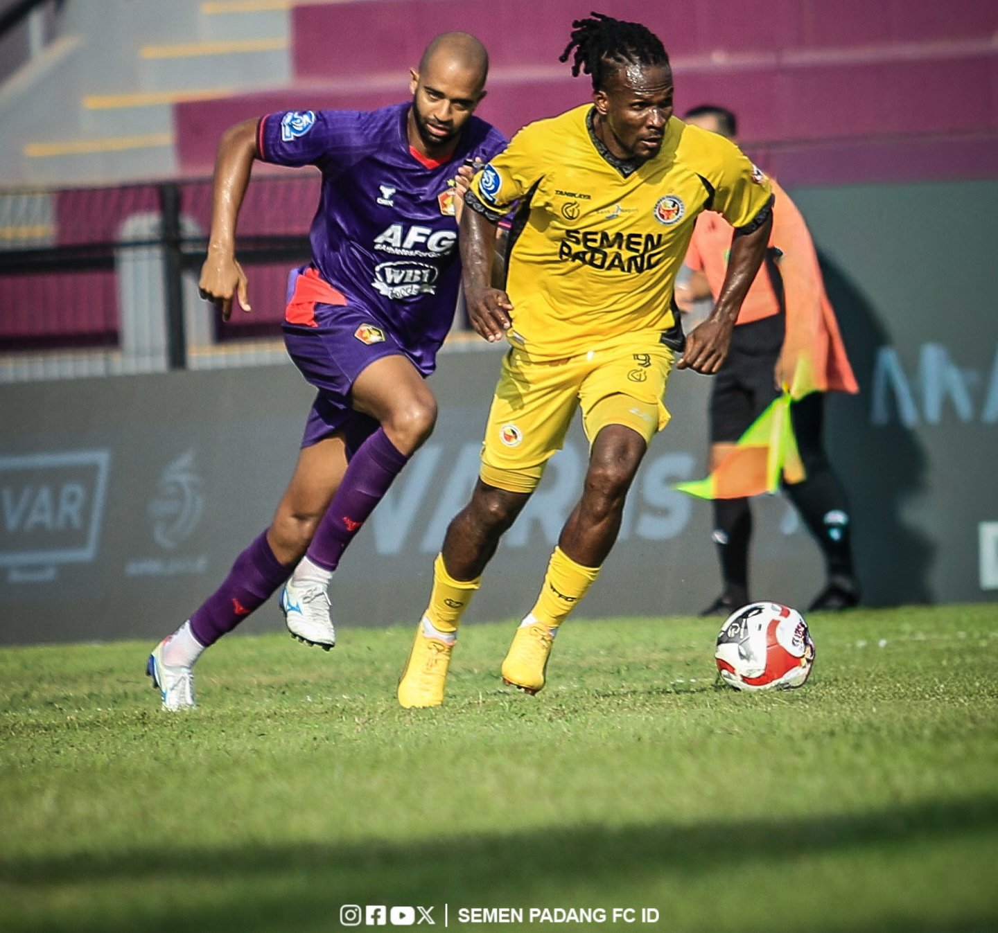 Laga Persik Kediri vs Semen Padang di Stadion Brawijaya (27/11/2025)