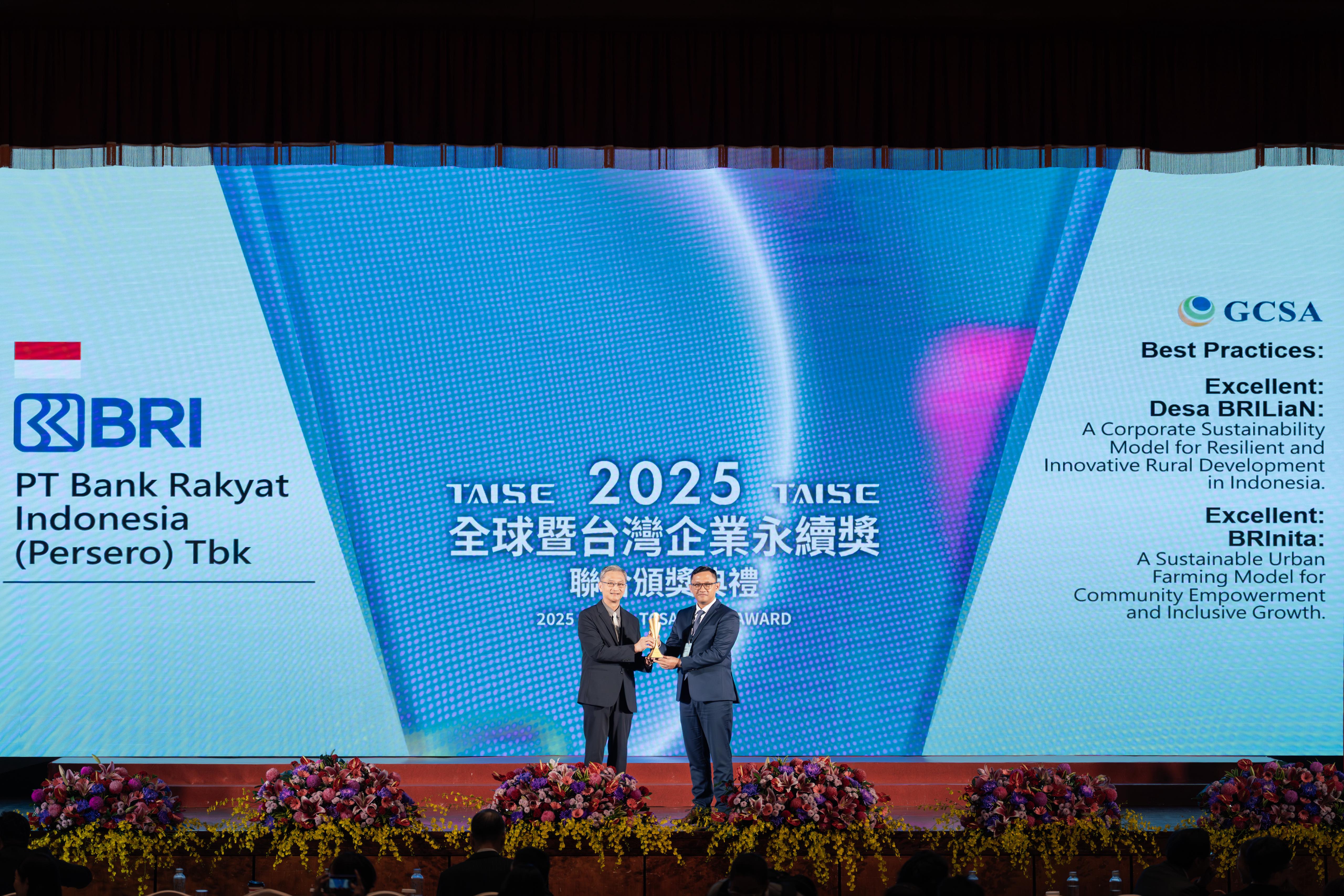 BRI raih dua penghargaan internasional 2025 berkat program BRInita, Desa BRILiaN, dan CSR berkelanjutan yang berdampak bagi masyarakat.